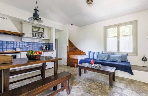 Daphne Tree Cottage interior living area