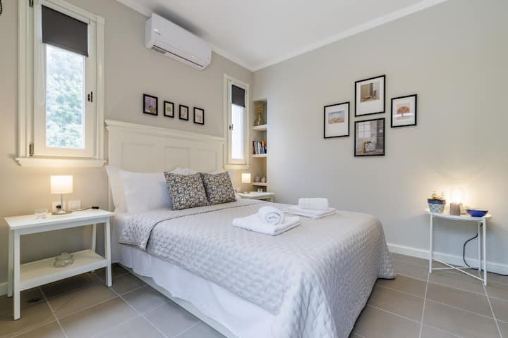 Enastron Guest Room — cozy room near Skopelos port and beach