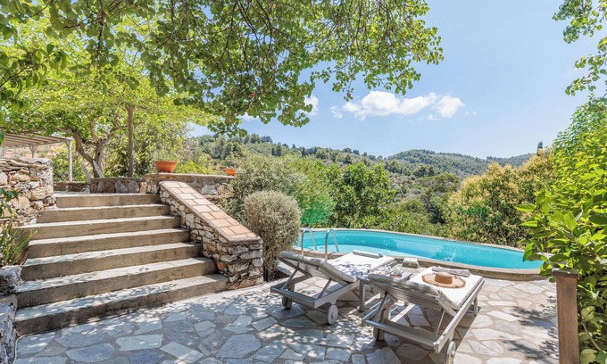 Mulberry Tree Cottage — restored two-storey stone cottage with pool in Skopelos